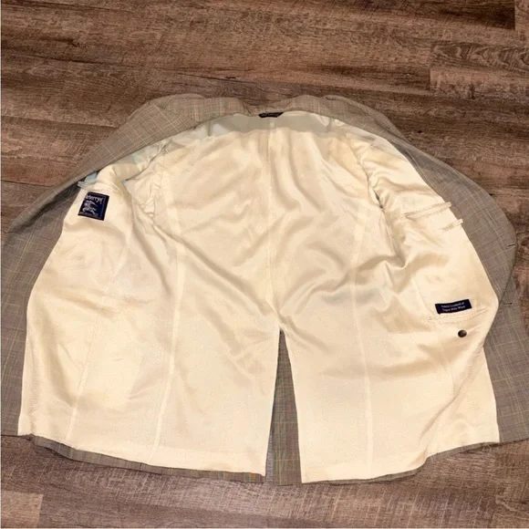 Men's Gray Plaid Blazer - Picture 8 of 10